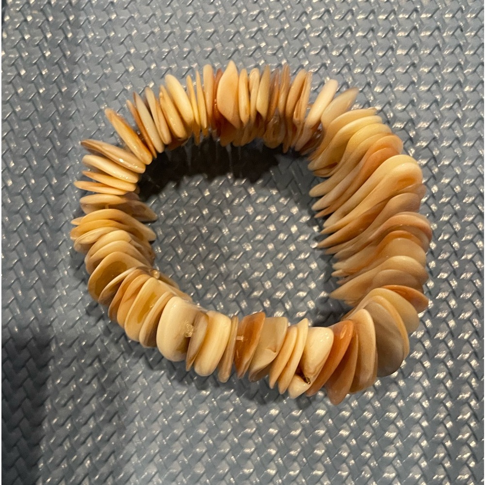 🪸 NWOT Shell Stretch Bracelet 🪸